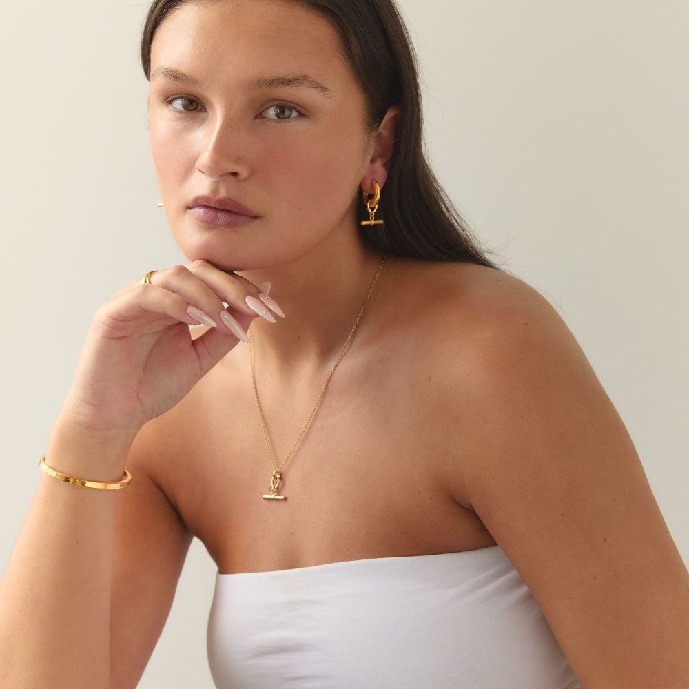 Gold T-Bar Pendant Necklace