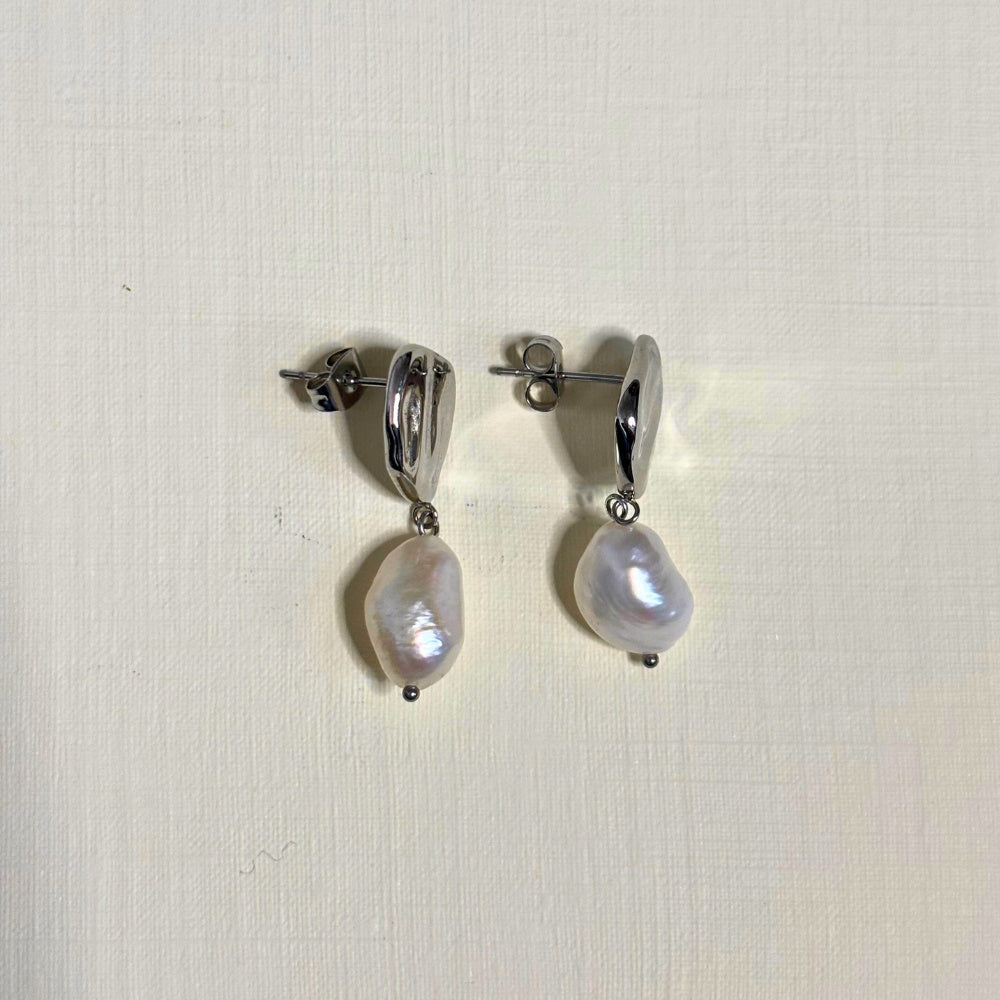 Sample Sale Silver Molten Pebble Pearl Studs (Waterproof)