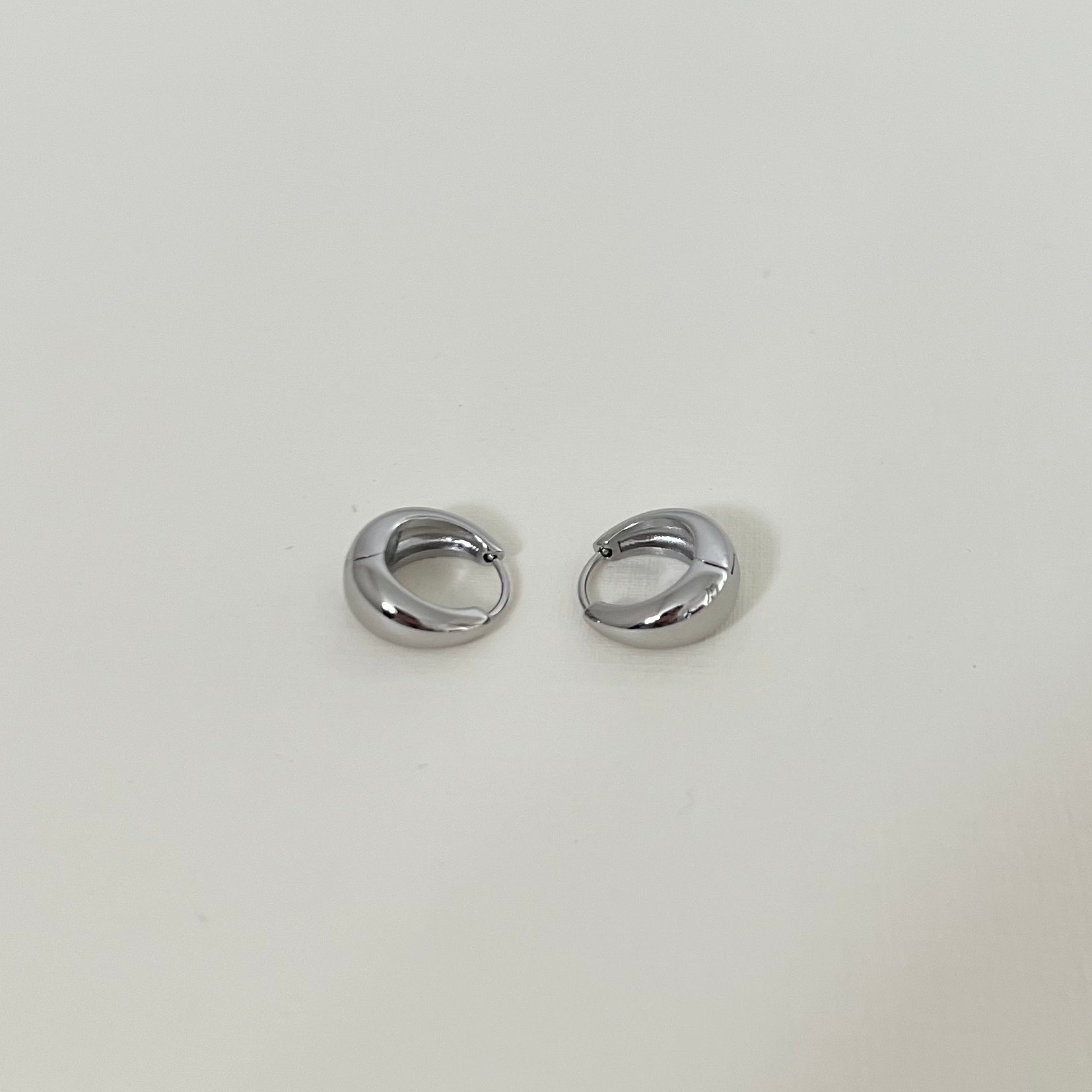 Sample Sale Silver Dome Huggies (Waterproof)