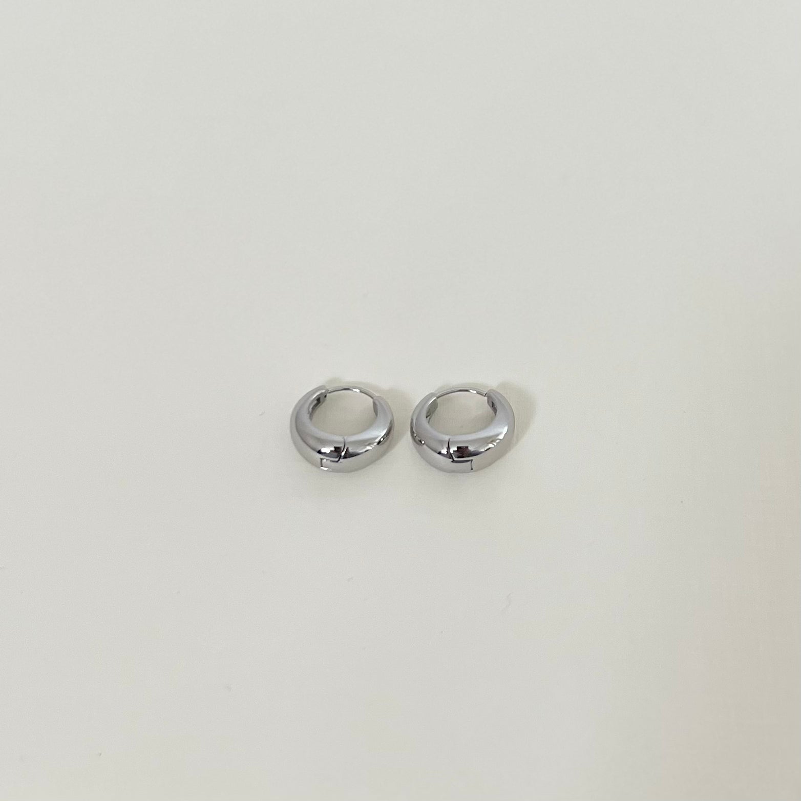 Sample Sale Silver Dome Huggies (Waterproof)