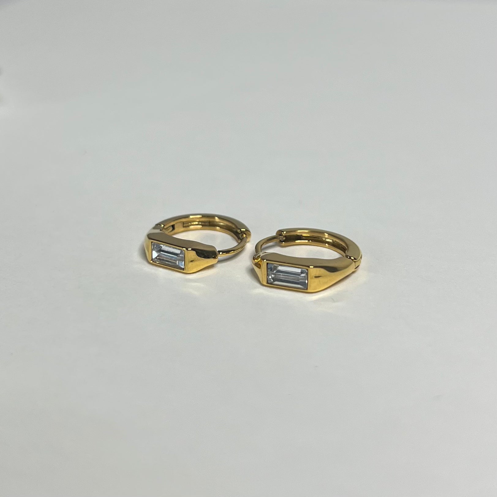 Sample Sale Gold Crystal Baguette Huggies (Waterproof)