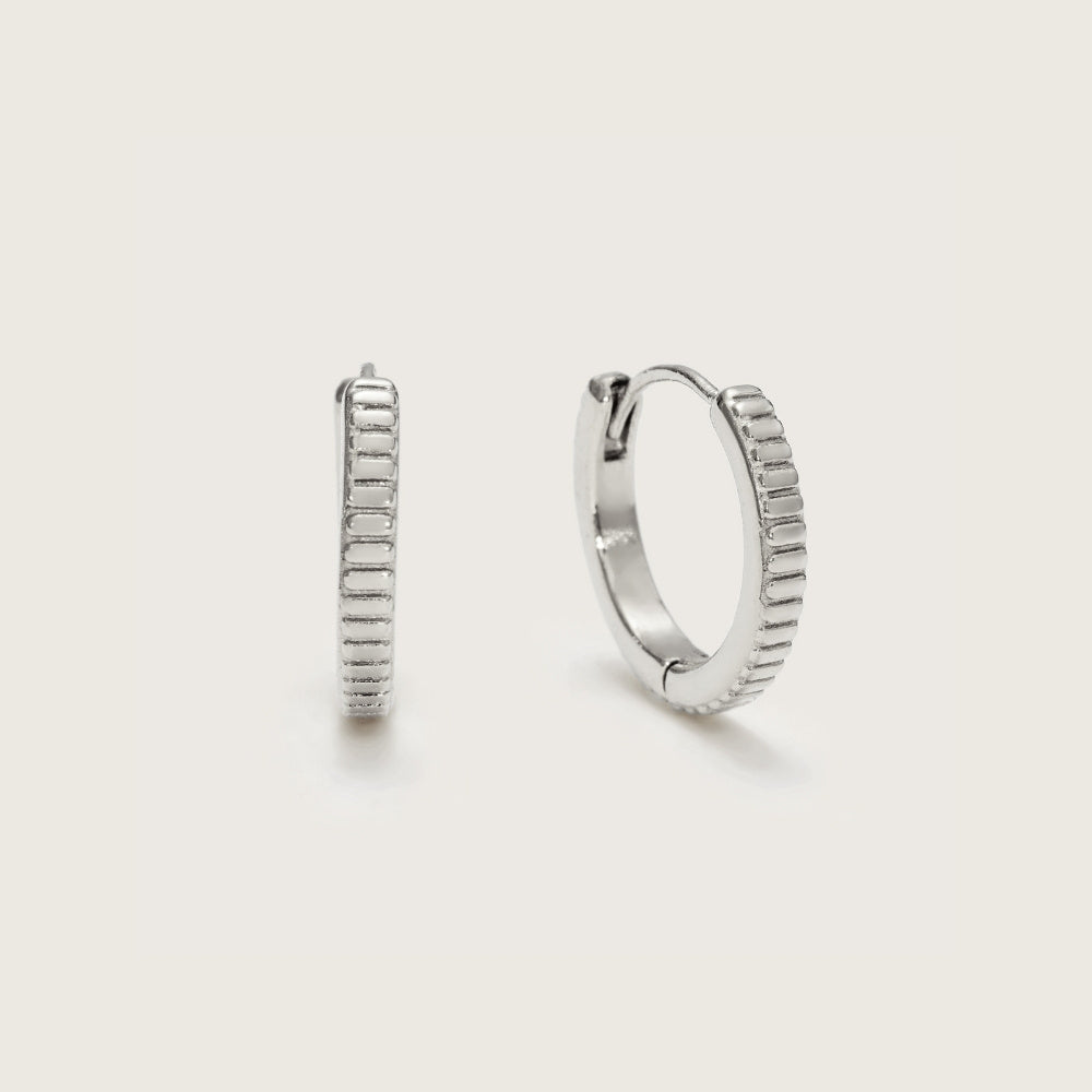 Silver Pleated Huggies