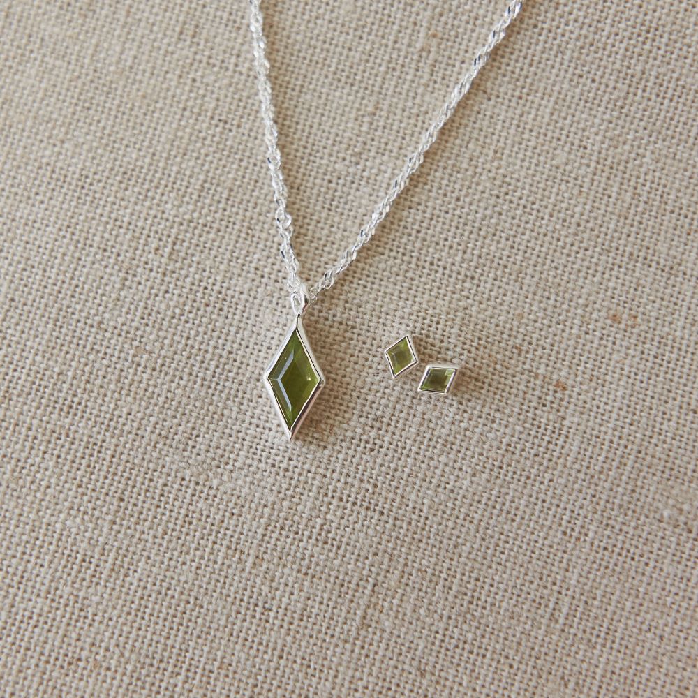 Silver Ethereal Peridot August Birthstone Pendant Necklace